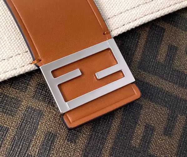 FENDI BAGUETTE