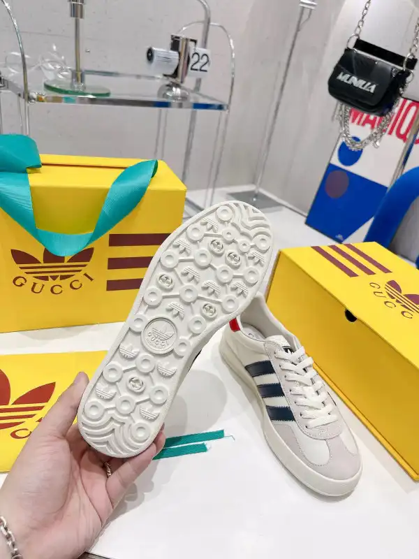 Frstbag ru Adidas x Gucci women's Gazelle sneaker