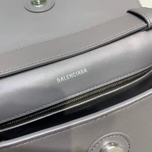 BALENCIAGA DOWNTOWN MEDIUM SHOULDER BAG