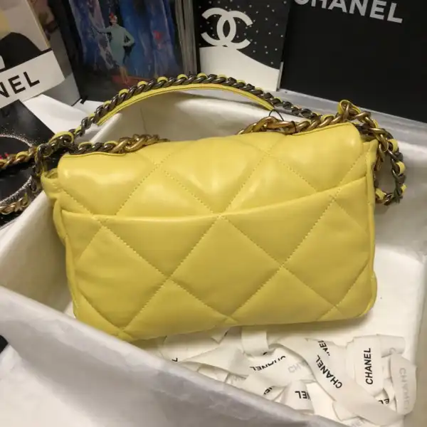 CHANEL 19 FLAP BAG