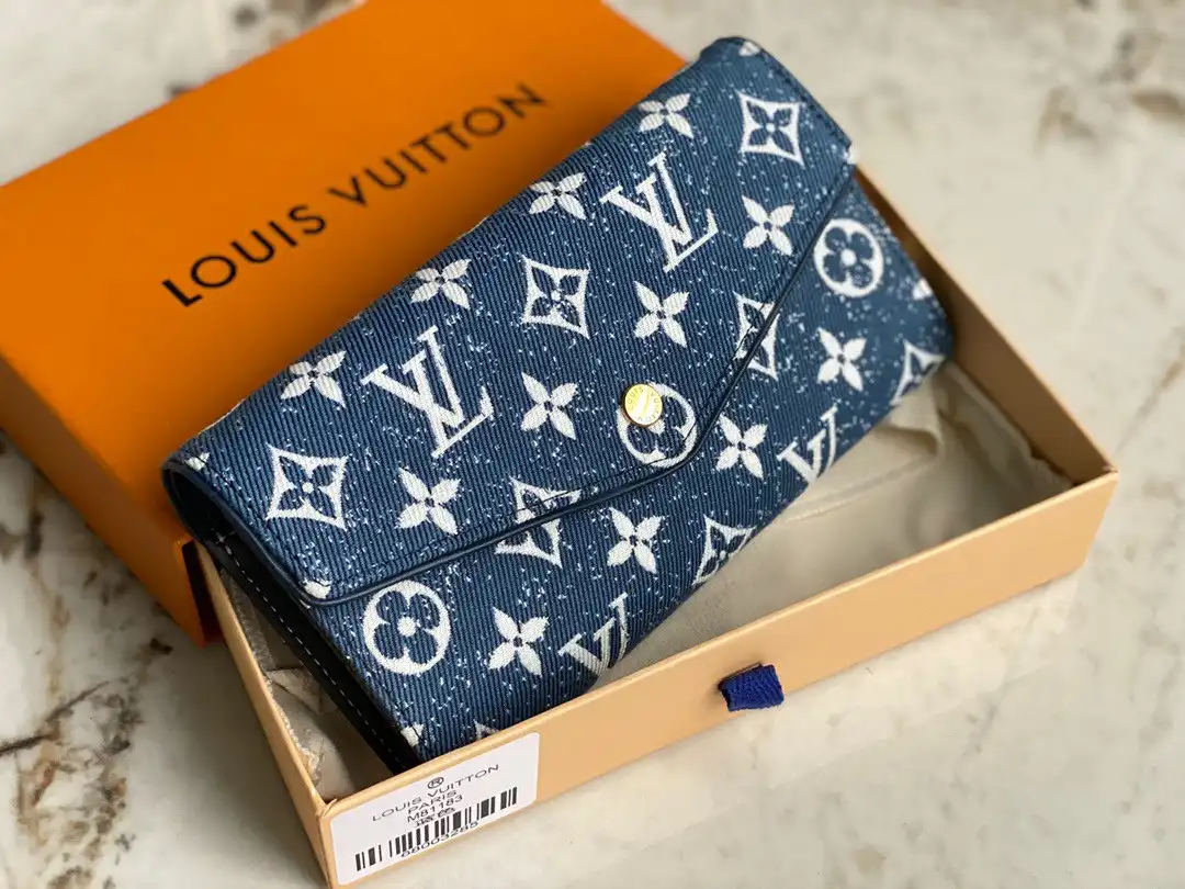 Frstbag ru Louis Vuitton SARAH WALLET