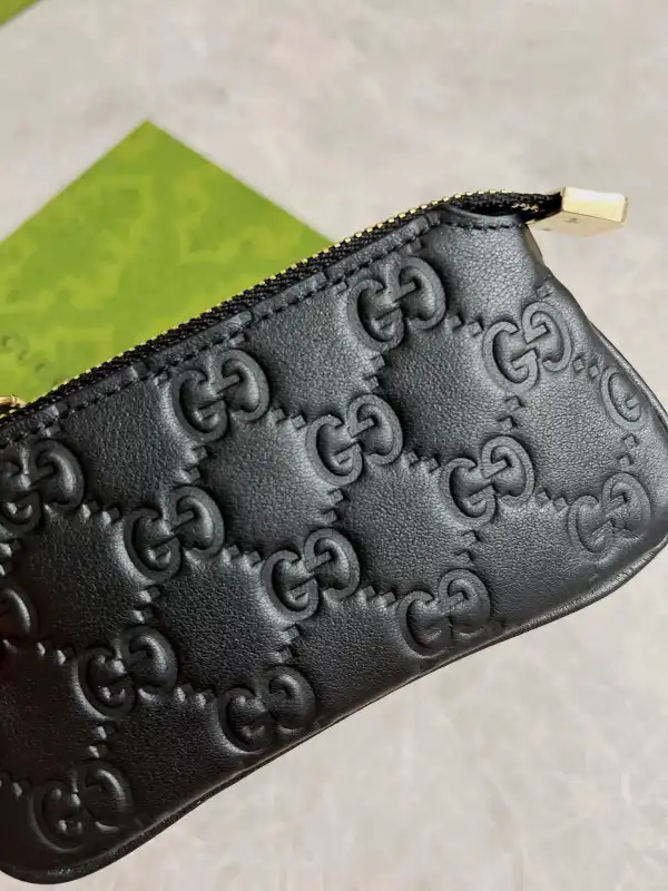 Affordable Gucci Signature key case