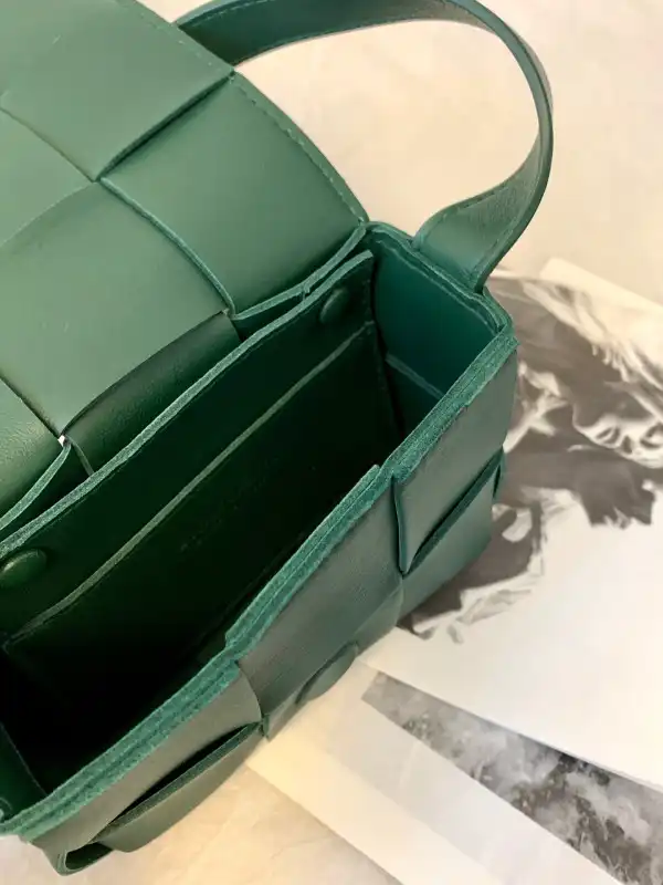 Frstbag ru BOTTEGA VENETA CASSETTE