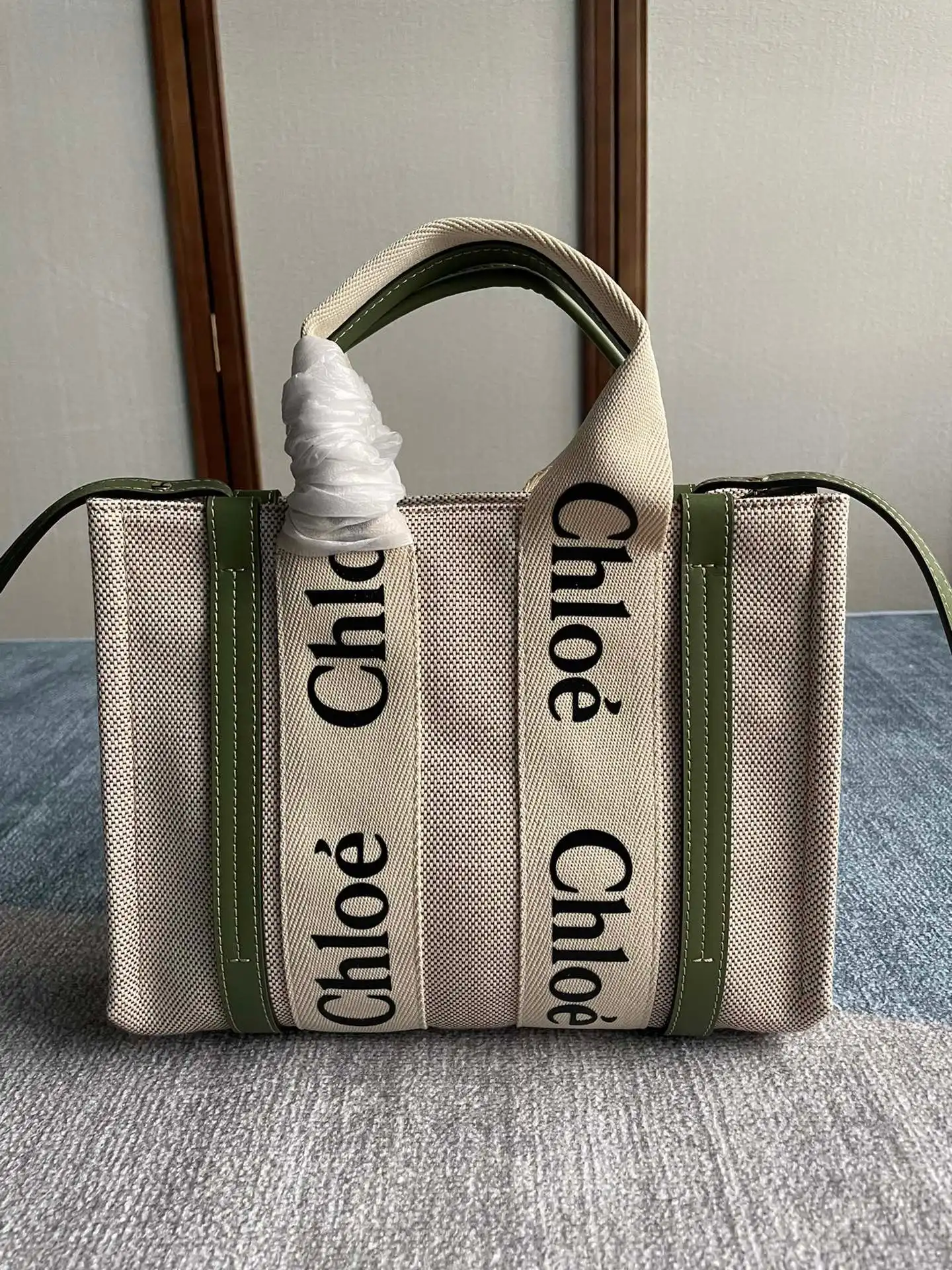 CHLOÉ SMALL WOODY TOTE BAG WITH STRAP