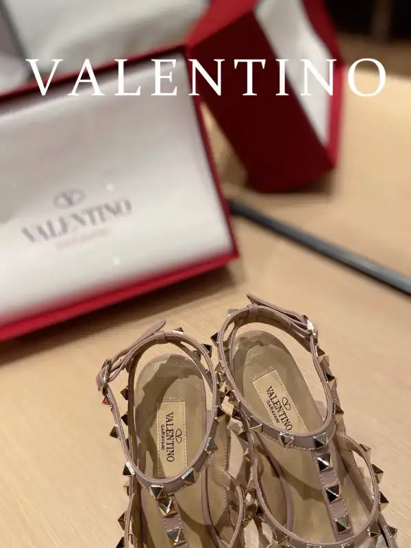 First bag ru VALENTINO ROCKSTUD SANDAL