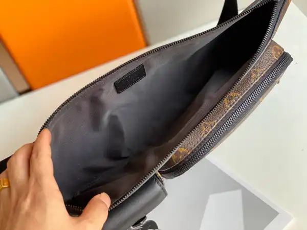 LOUIS VUITTON CHRISTOPHER BUMBAG