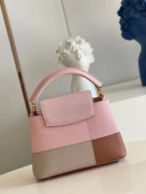 First bag ru LOUIS VUITTON CAPUCINES MINI