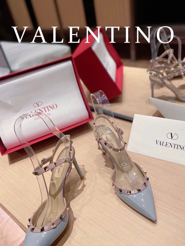 HOT SALE VALENTINO ROCKSTUD SANDAL