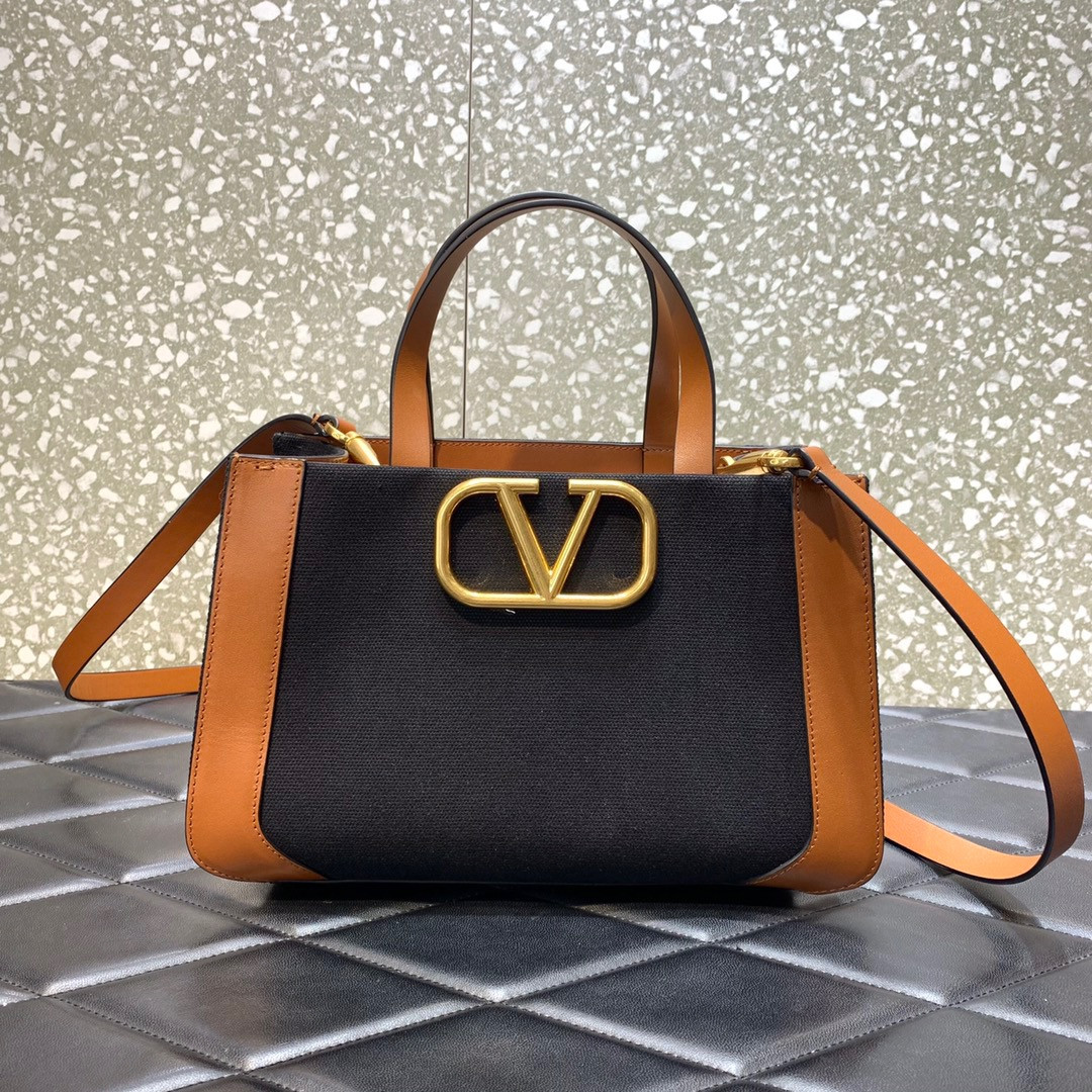 HOT SALE VALENTINO VLOGO SIGNATURE TOTE