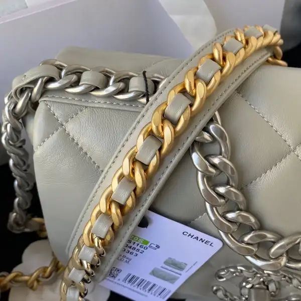 CHANEL 19 FLAP BAG