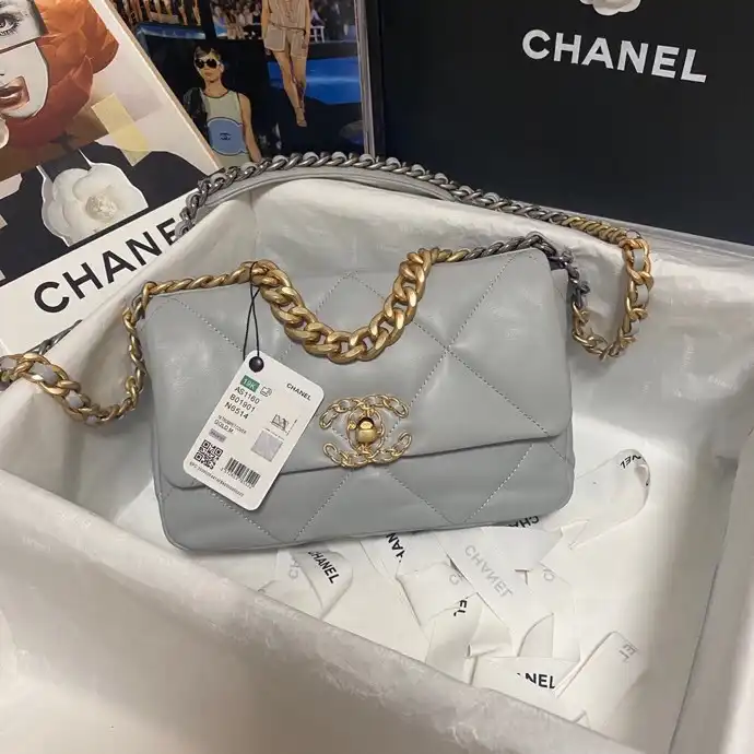 CHANEL 19 FLAP BAG