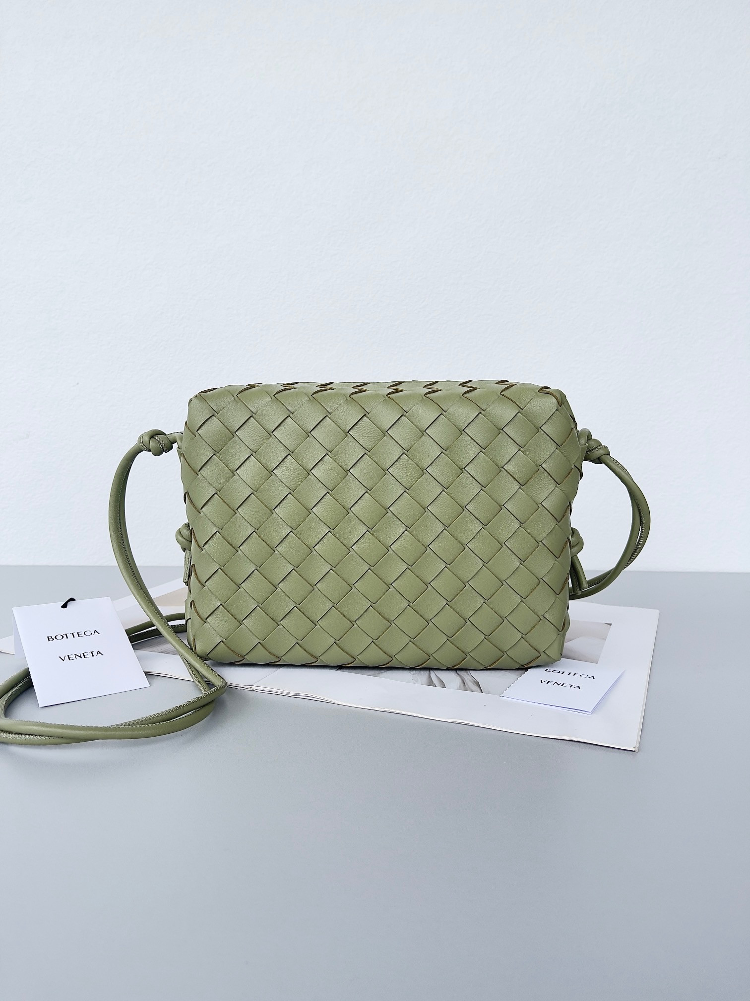 HOT SALE BOTTEGA VENETA Small Loop Camera Bag