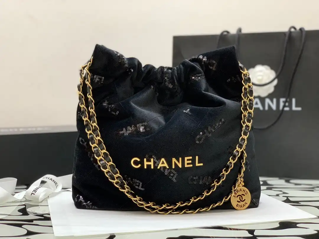 CHANEL 22 HANDBAG