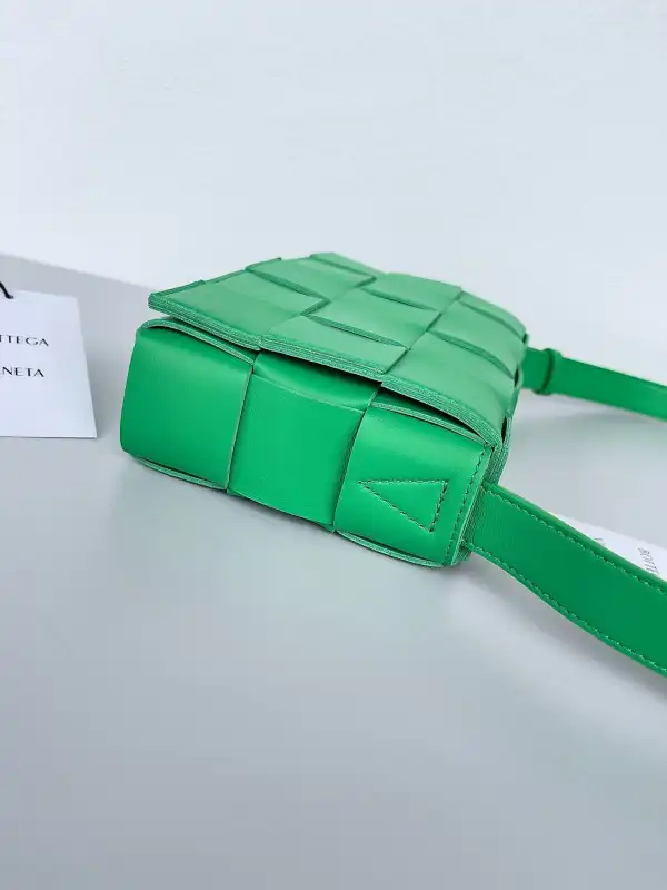 BOTTEGA VENETA CASSETTE