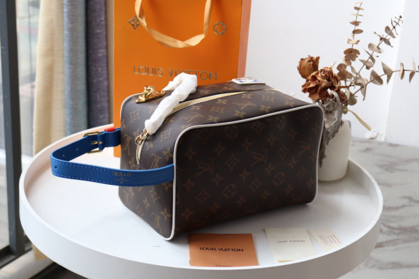 HOT SALE LOUIS VUITTON LVXNBA TOILETRY BAG