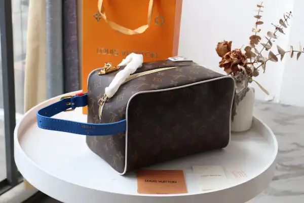 Frstbag ru LOUIS VUITTON LVXNBA TOILETRY BAG