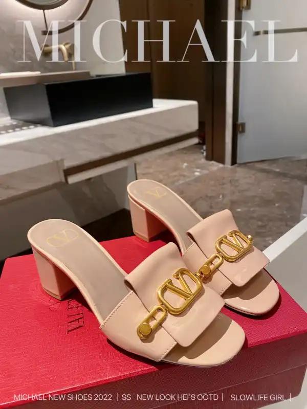 VALENTINO VLOGO SIGNATURE SLIDE SANDAL