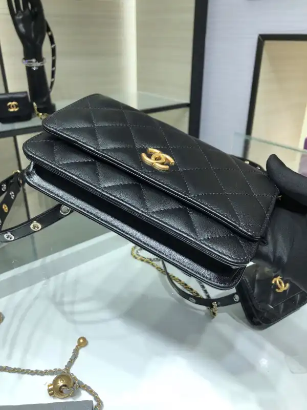 First bag ru CHANEL WALLET