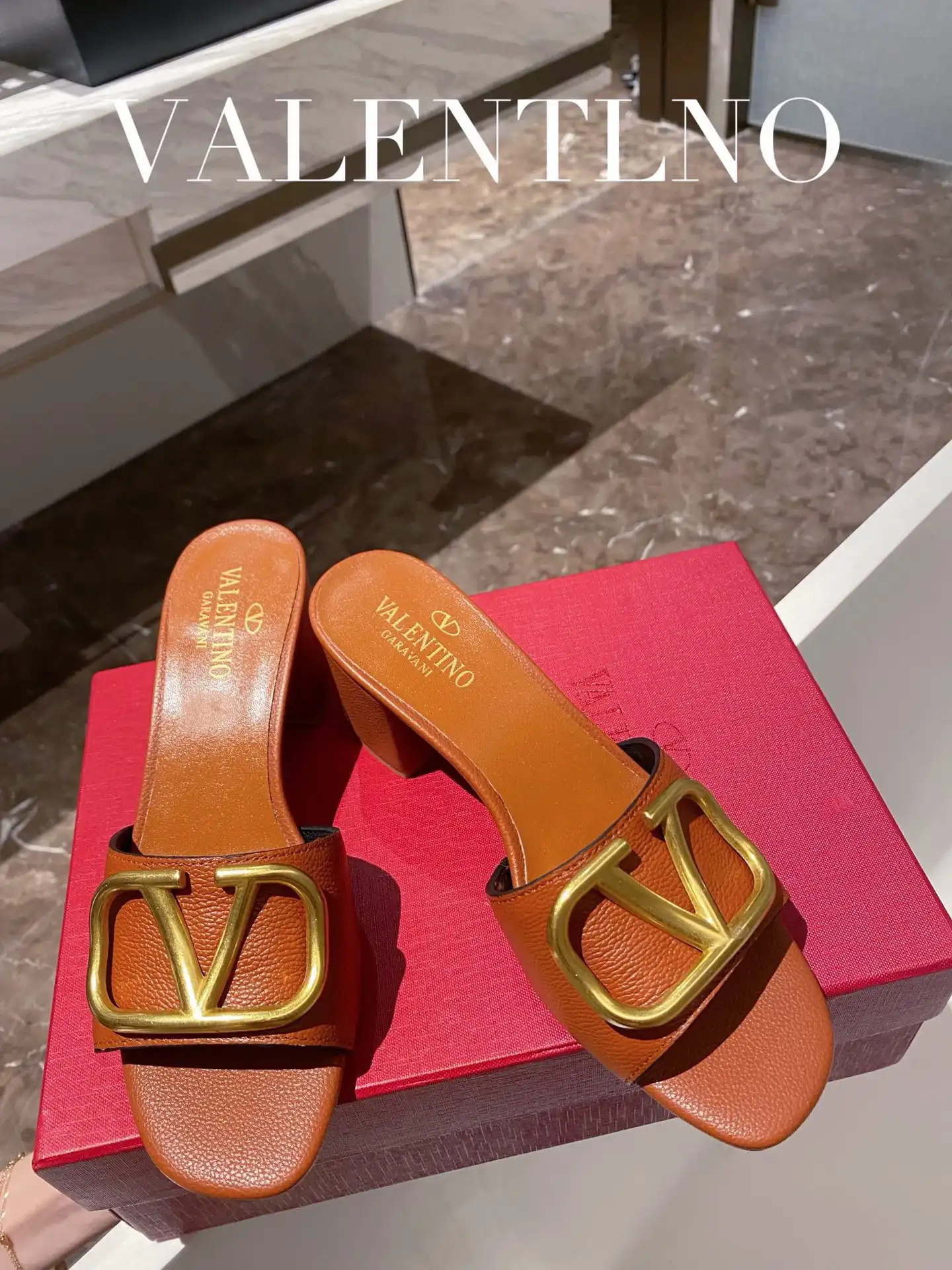 VALENTINO VLOGO SIGNATURE SLIDE SANDAL