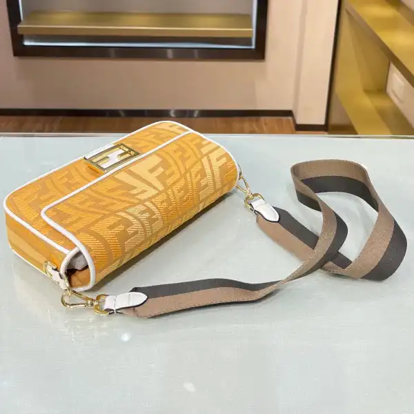 FENDI BAGUETTE