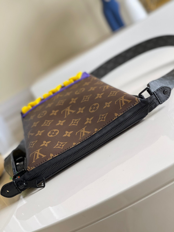 [FREE SHIPPING] LOUIS VUITTON CRUISER MESSENGER