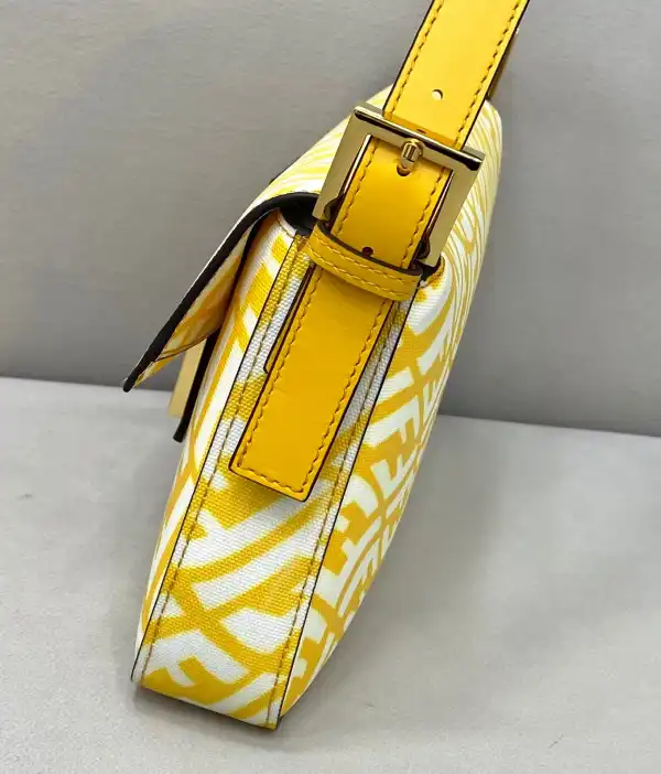 FENDI BAGUETTE 1997