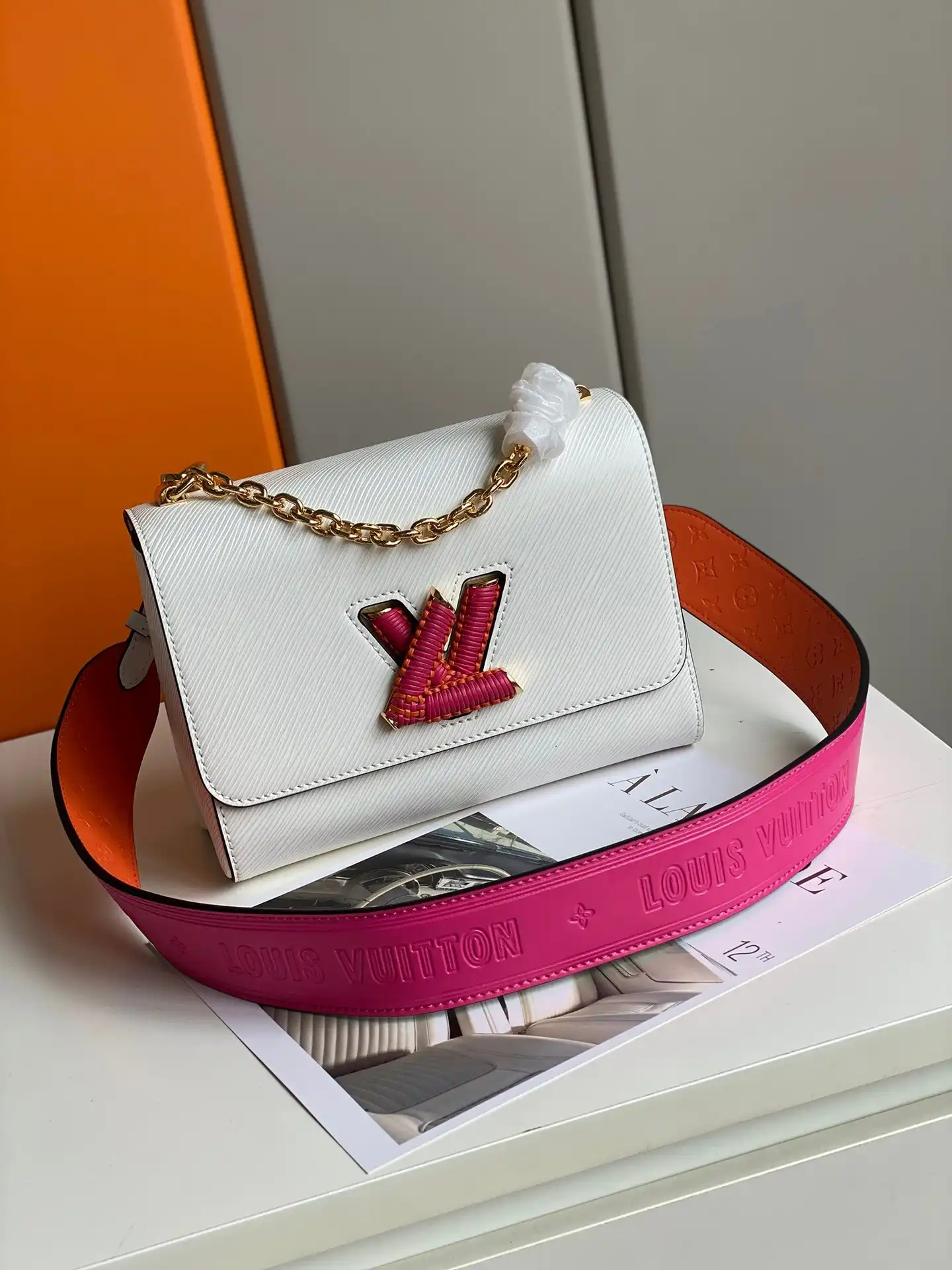 Aaa replica ru LOUIS VUITTON TWIST MM