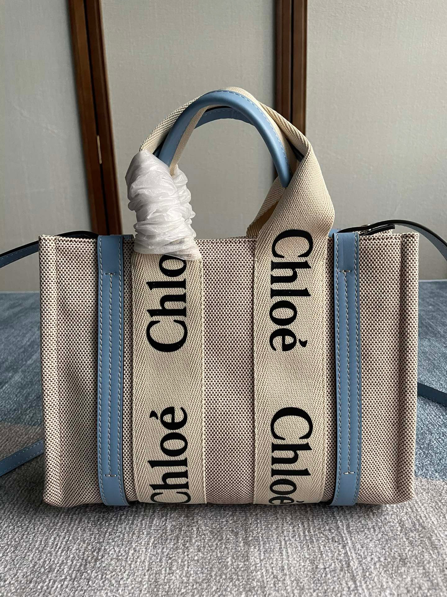 CHLOÉ SMALL WOODY TOTE BAG WITH STRAP