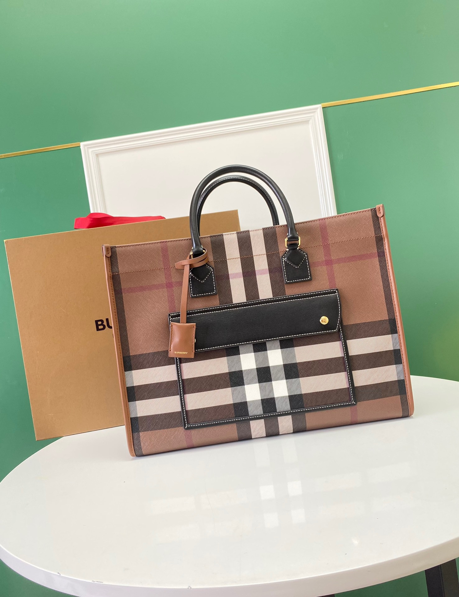 HOT SALE BURBERRY MEDIUM Freya TOTE