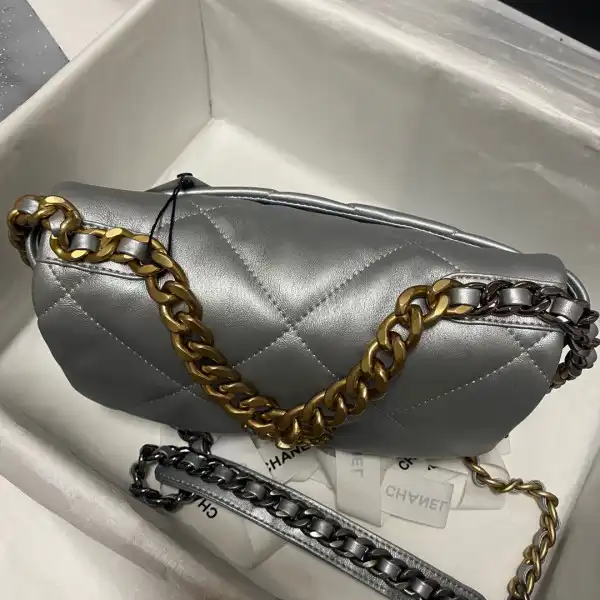 CHANEL 19 FLAP BAG