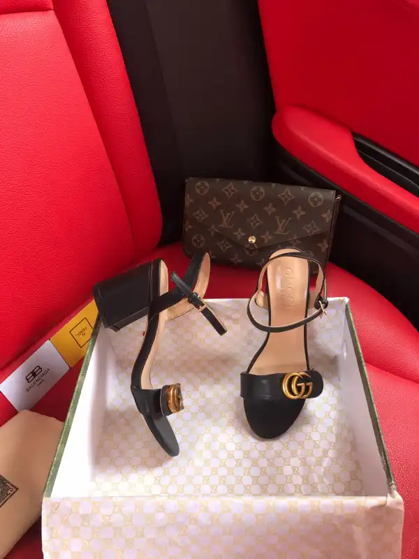 Bagsoffer GUCCI Leather mid-heel sandal