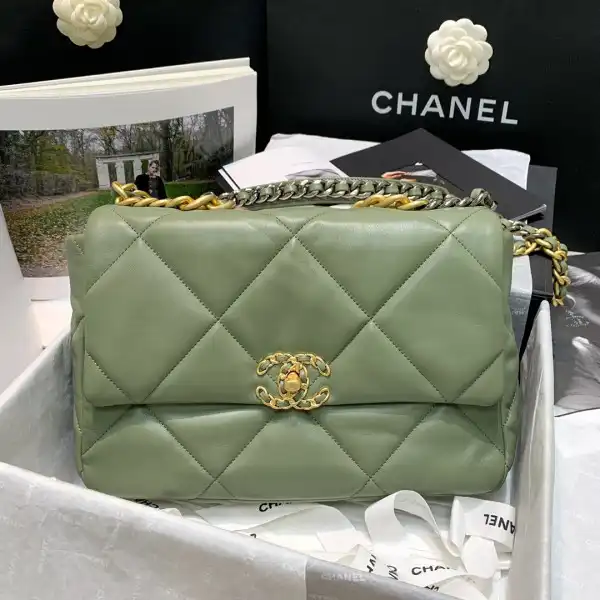 Firstbag Ru CHANEL 19 FLAP BAG