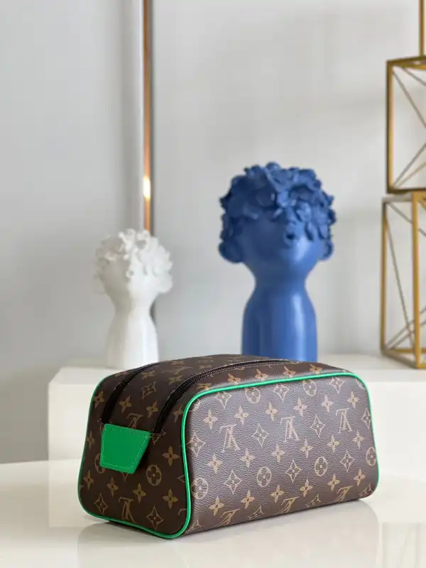 Frstbag ru LOUIS VUITTON DOPP KIT TOILET POUCH