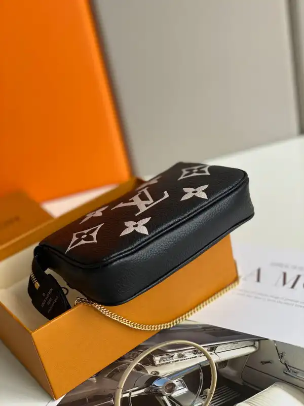 Frstbag ru LOUIS VUITTON MINI POCHETTE ACCESSOIRES