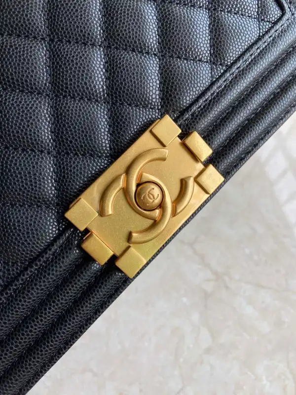 CHANEL BOY BAG 20CM 25CM