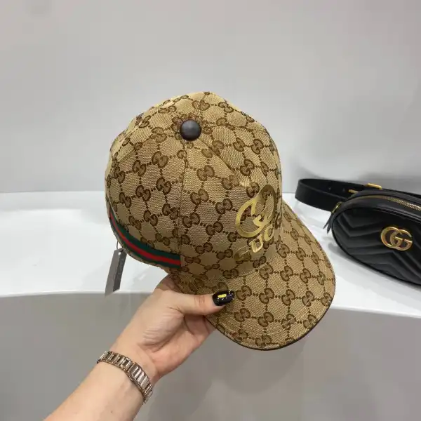 First bag ru GUCCI HAT