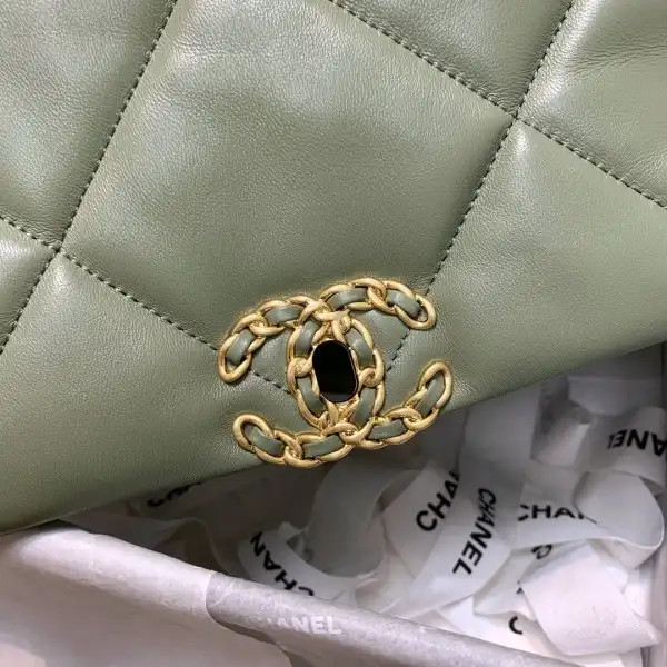 CHANEL 19 FLAP BAG