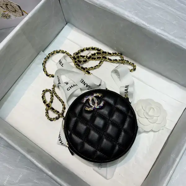 CHANEL CHANELUTCH WITH CHAIN