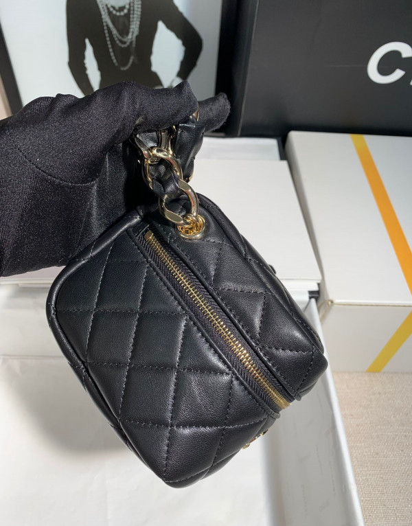 [FREE SHIPPING] CL CLUTCH WITH HANDLE