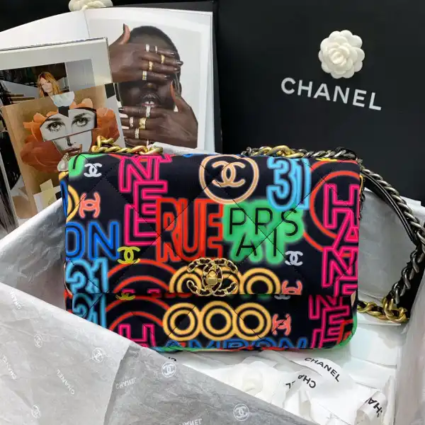 CHANEL 19 FLAP BAG