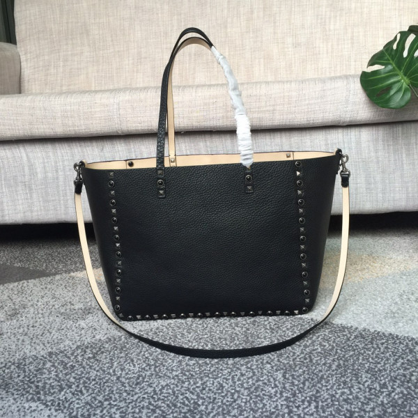 HOT SALE VALENTINO MEDIUM GRAIN CALFSKIN LEATHER ROCKSTUD BAG