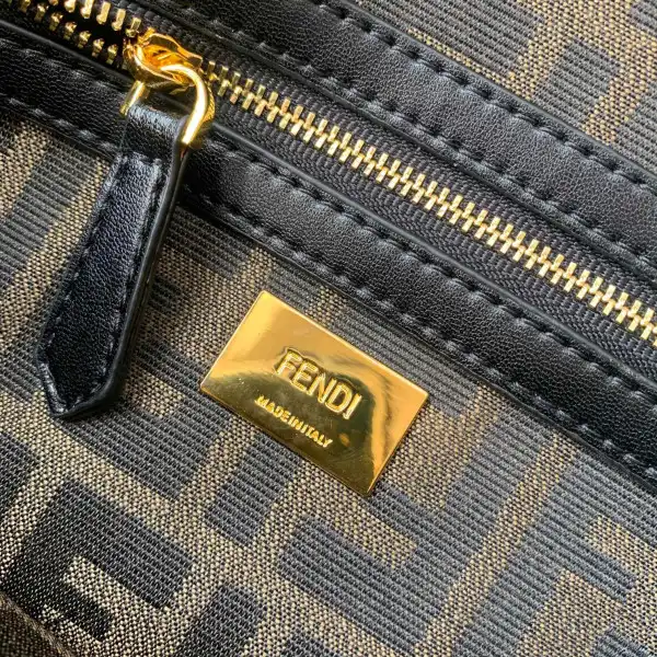 FENDI BAGUETTE -27-15-6cm