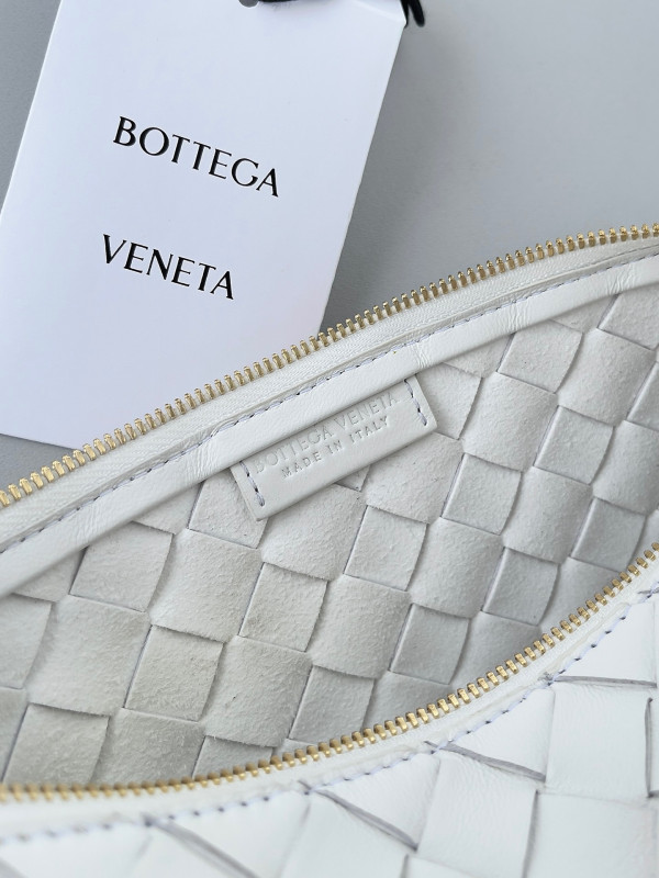 HOT SALE BOTTEGA VENETA Pouch On Strap