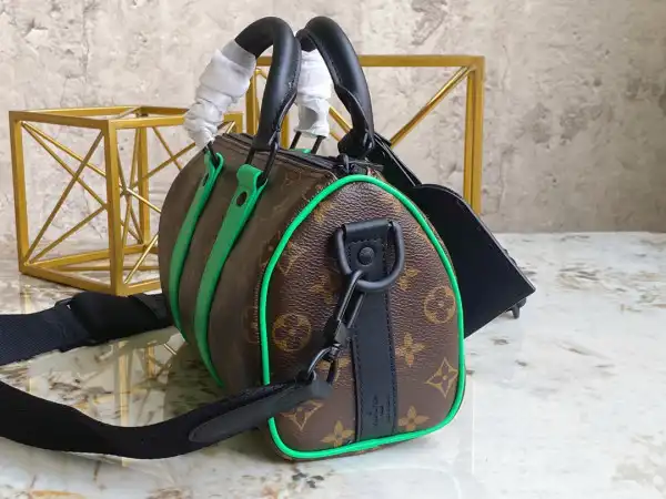 Frstbag ru LOUIS VUITTON KEEPALL BANDOULIÈRE 25