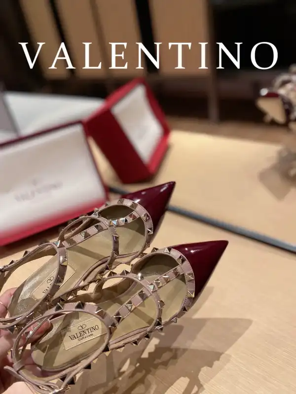 VALENTINO ROCKSTUD SANDAL