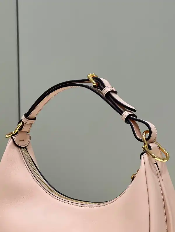 First bag ru Fendi Fendigraphy Small