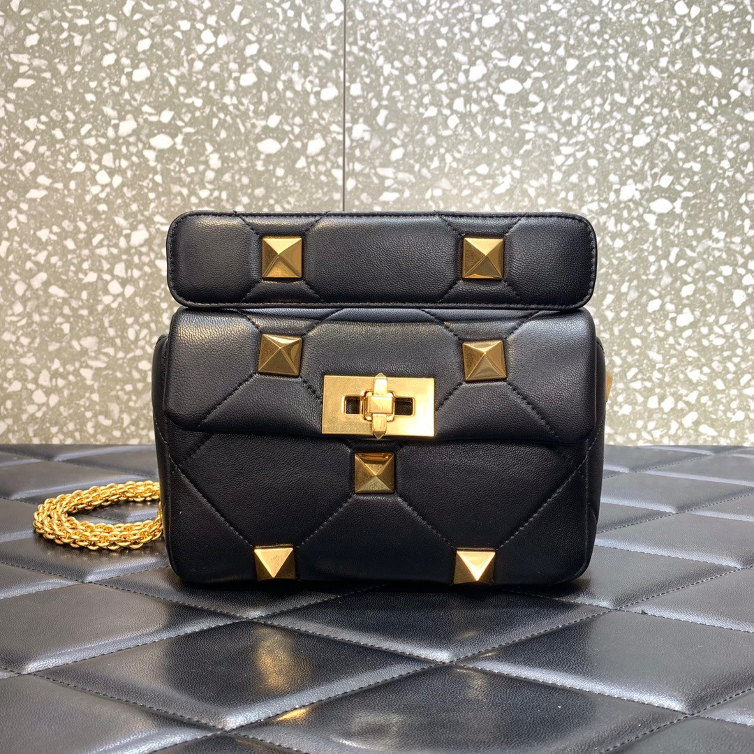 HOT SALE VALENTINO ONLINE EXCLUSIVE SMALL ROMAN STUD THE SHOULDER BAG WITH CHAIN