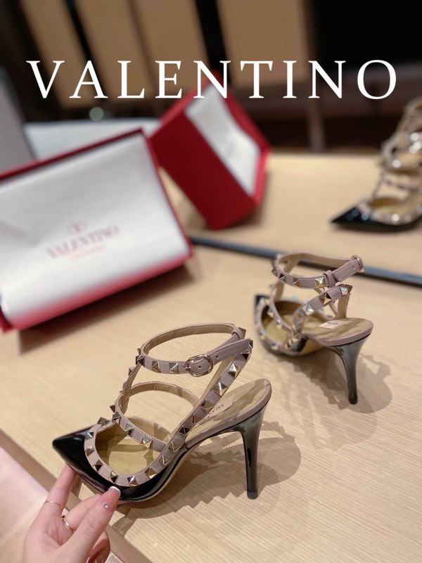 HOT SALE VALENTINO ROCKSTUD SANDAL