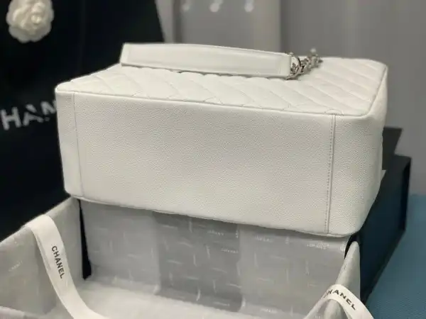 Firstbag Ru CHANEL TOTE BAG