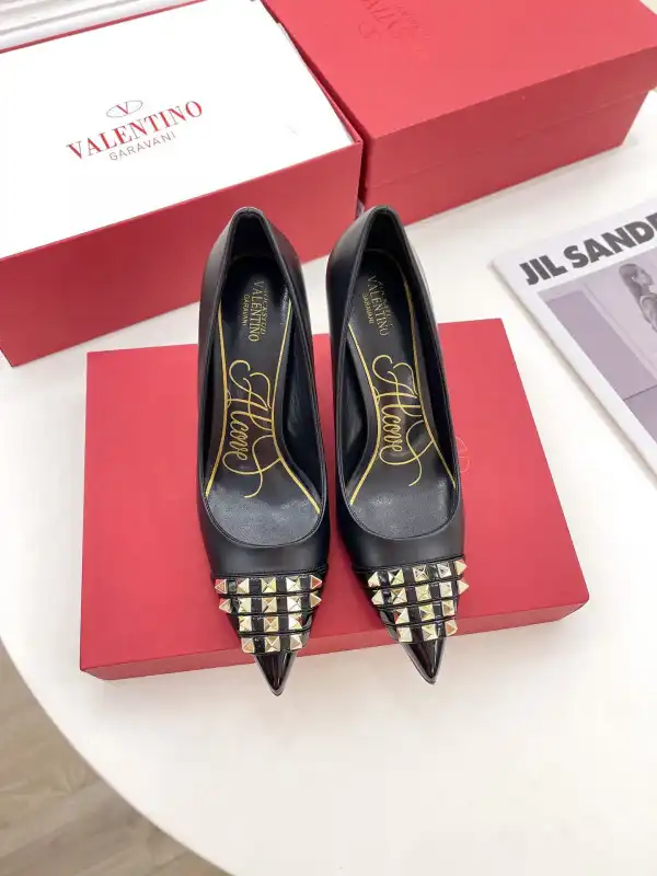 VALENTINO ROCKSTUD ALCOVE KIDSKIN AND PATENT-LEATHER PUMP